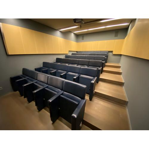 Interieur vergaderzaal / auditorium / Presentatieruimte