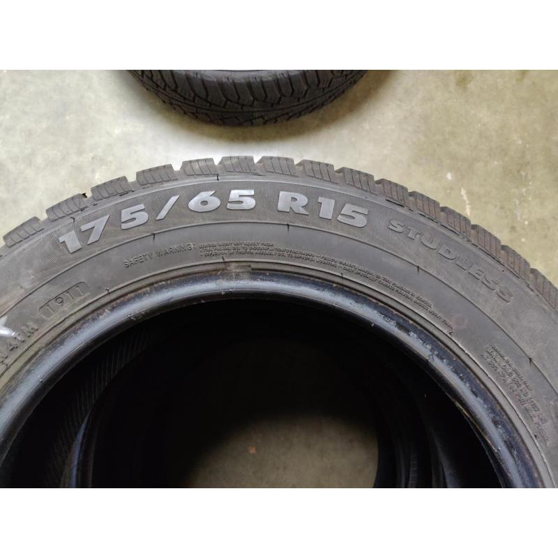 Winterbanden set VW Polo 175/65 R15 in goede staat