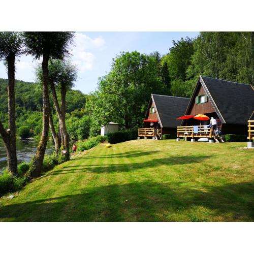 Ardennen - Bohan - chalets rechtstreeks aan de oever van de Semois