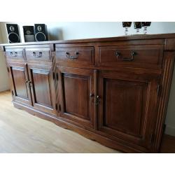 dressoir in kerselaar