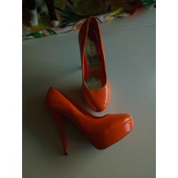 Mooie oranje pumps