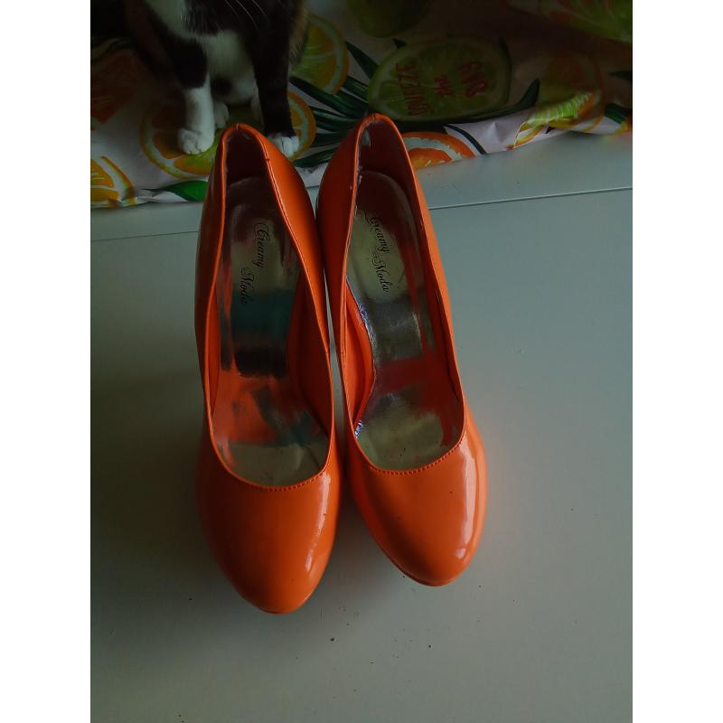 Mooie oranje pumps