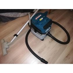 Makita DVC864LZX  2X 18V batterijen