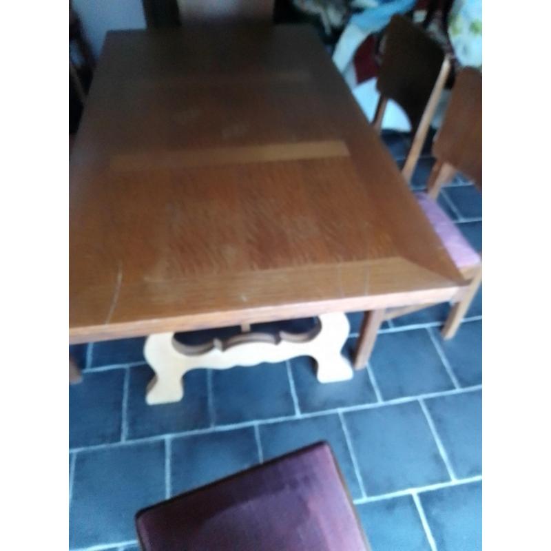 tafel  4 stoelen