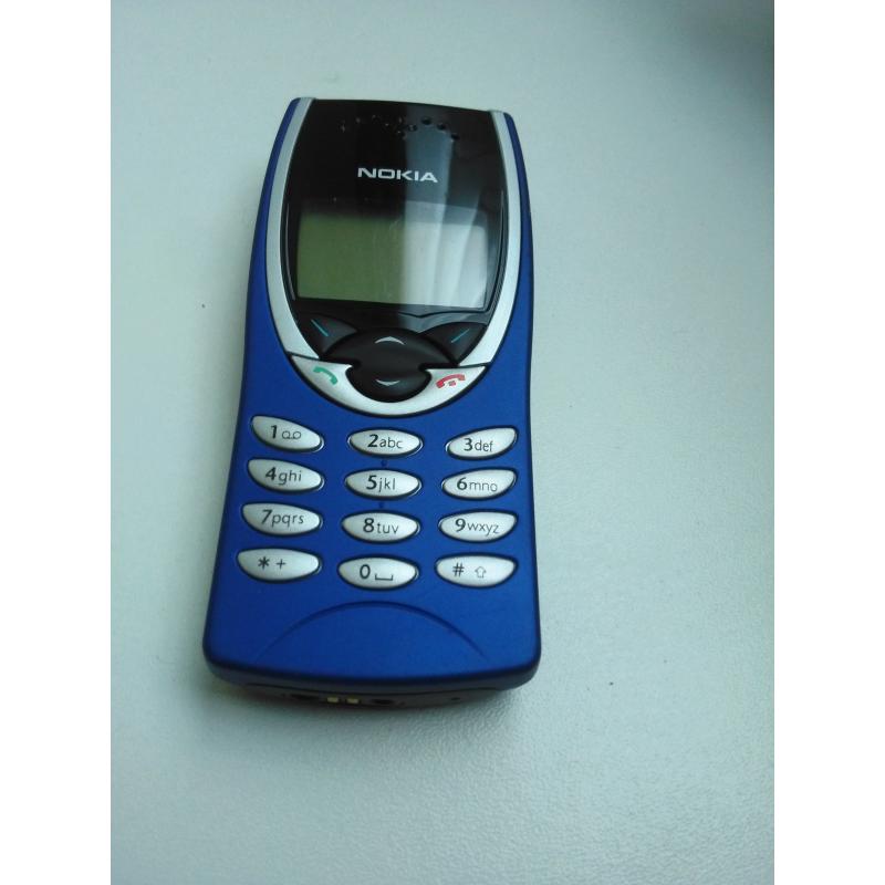 Zeer robuuste Unieke Nokia 8210 blauwe front; ZELDZAAM GSM!!