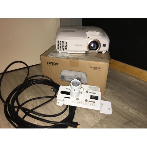 Projector Epson   plafond beugel   3D bril   110 inch scherm