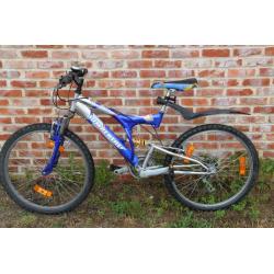 Jongensfiets 24 inch Jumper Trek met voor en achtervering