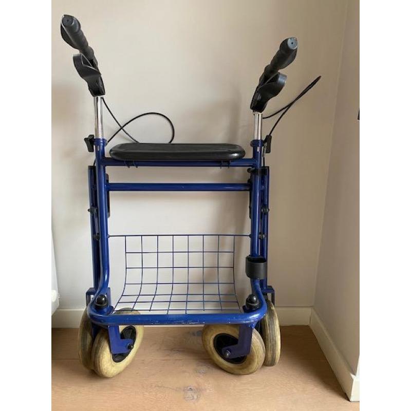 Rollator Quatro Blauw - opplooibaar - PRIMA ONDERHOUDEN