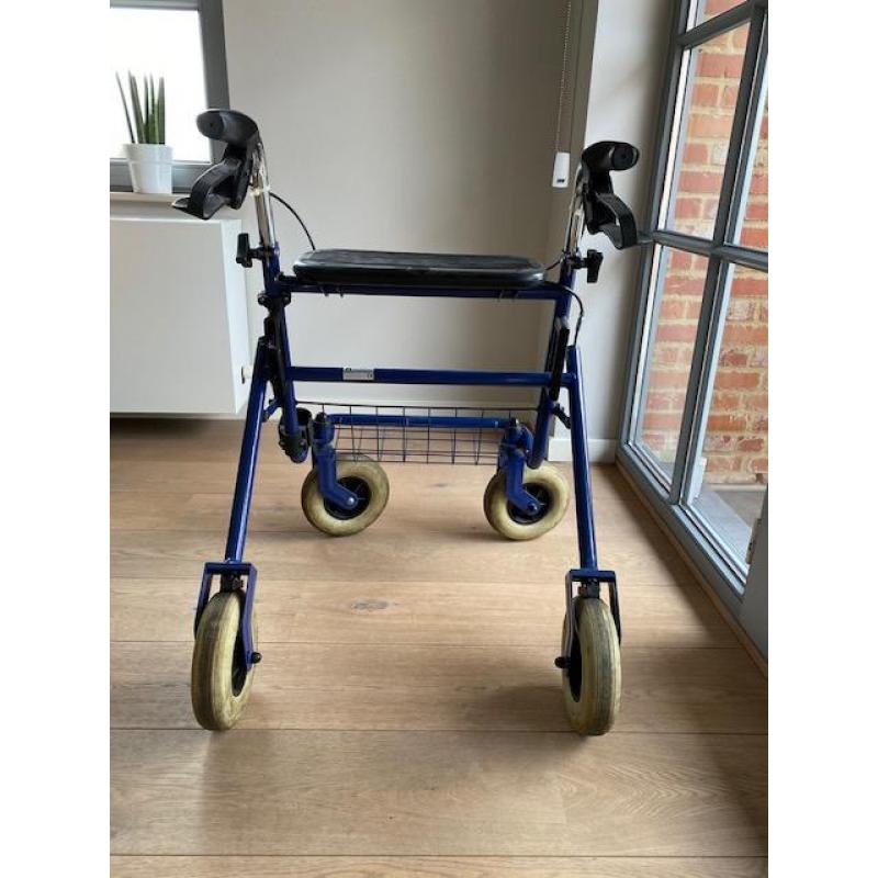 Rollator Quatro Blauw - opplooibaar - PRIMA ONDERHOUDEN