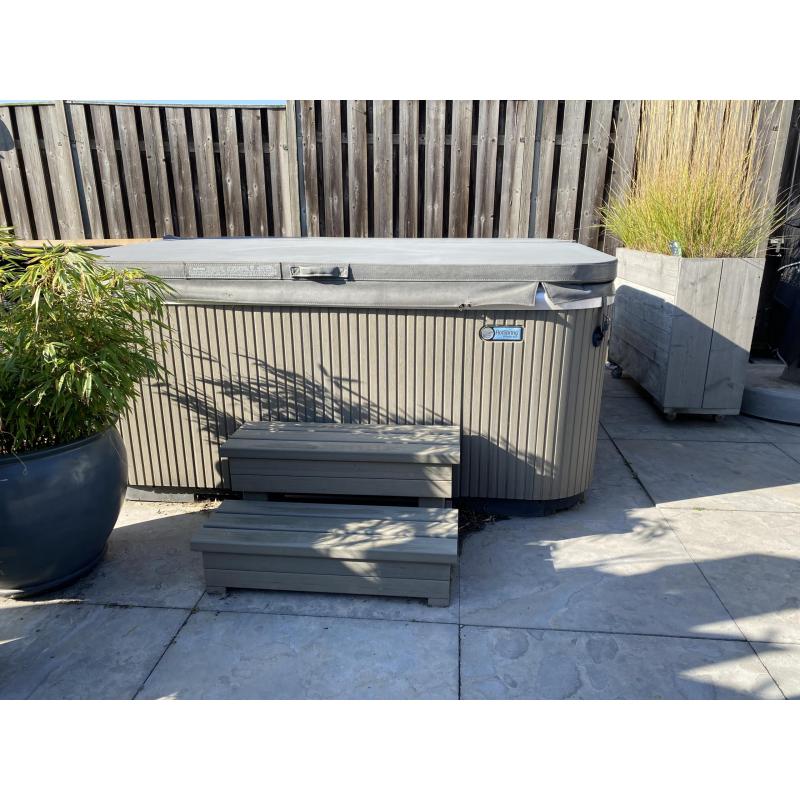 Hotspring Jacuzzi Vanguard model, zeer mooi