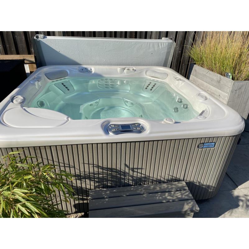 Hotspring Jacuzzi Vanguard model, zeer mooi