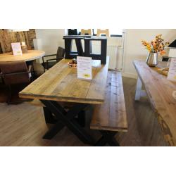 Stevige leuke steigerhouten tafel nu€289