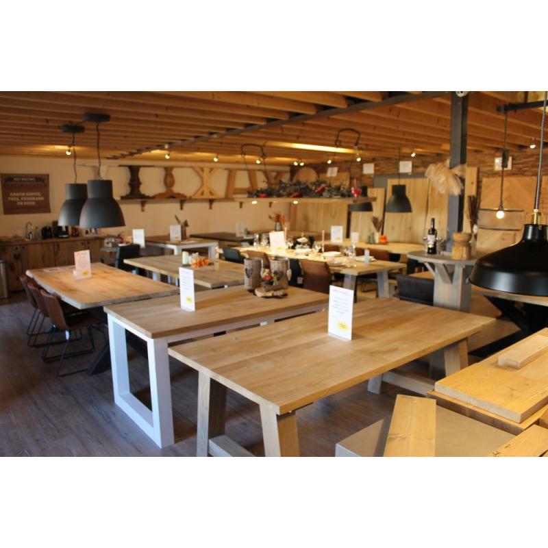 Grote robuuste massieve steigerhouten tafel 289,-