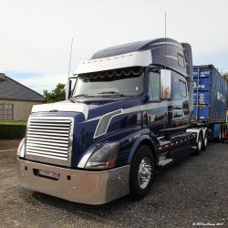 Truck volvo VNL 780