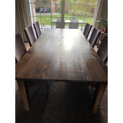 Grote &#039;kloostertafel&#039; met stoelen