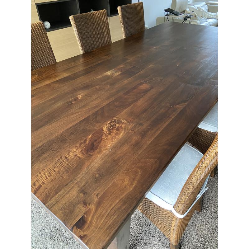 Grote &#039;kloostertafel&#039; met stoelen