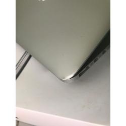 Macbook pro 13 inch (early 2015)