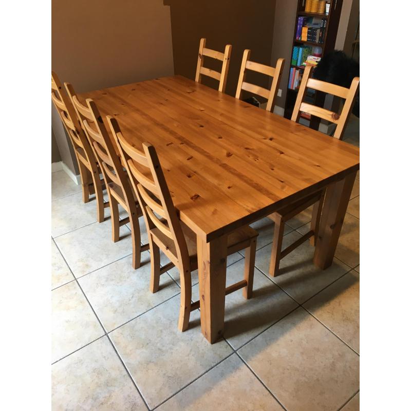 Eettafel met 6 stoelen