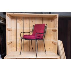 leuke eetstoelen en romantisch setje ,