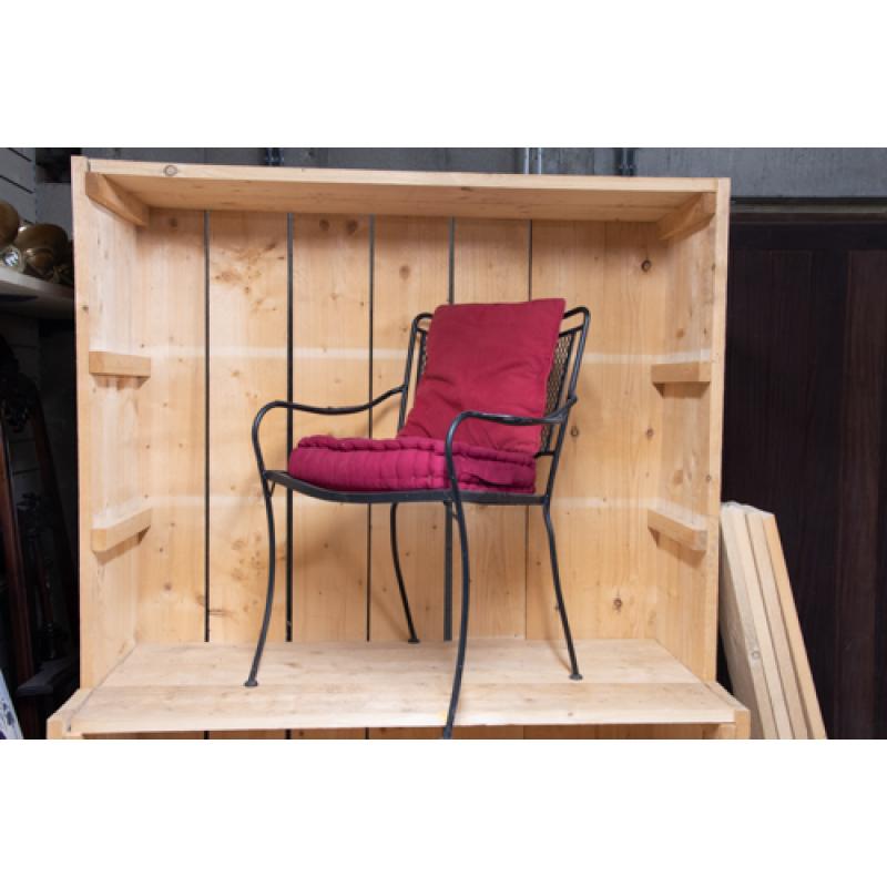 leuke eetstoelen en romantisch setje ,