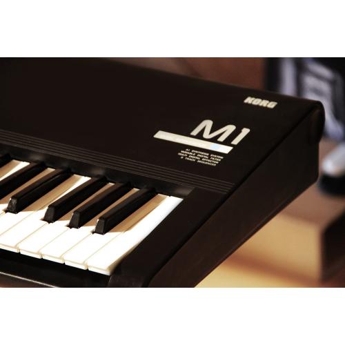 KORG M1 SYNTHESIZER WORKSTATION  ...