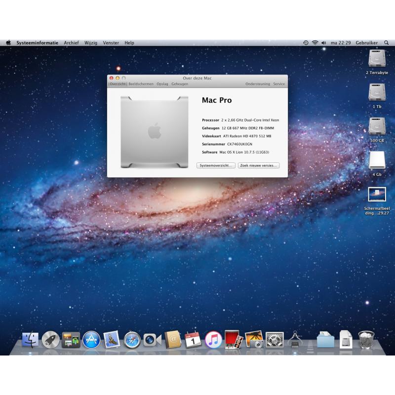Te Koop een Mac Pro 1.1 met 2 maal 2,66 GHz 4 Cores Intel Xeon met Serienummer CK746OUKOGN inclusief een Apple Wit of een Alluminium Toetsenbord en een Apple Mighty Usb Mouse.