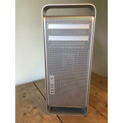 Te Koop Mac Pro 4.1 uit 2009 Type A 1289 CK9380E520H. Met Schone Installatie Os El Capitan. 2 maal 500 Gb Ssd Schijven. 2 maal 2 Terrabyte schijven. 1 maal 500 Gb Schijf.