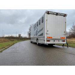 Paardenvrachtwagen voor 6 paarden - inclusief mobilhome