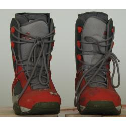 Snowboard boots véél gebruikt.