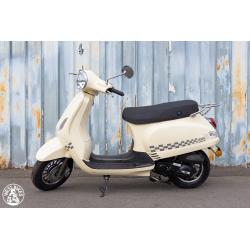 ***Gloednieuwe Venesi crème scooter Klasse A of B***