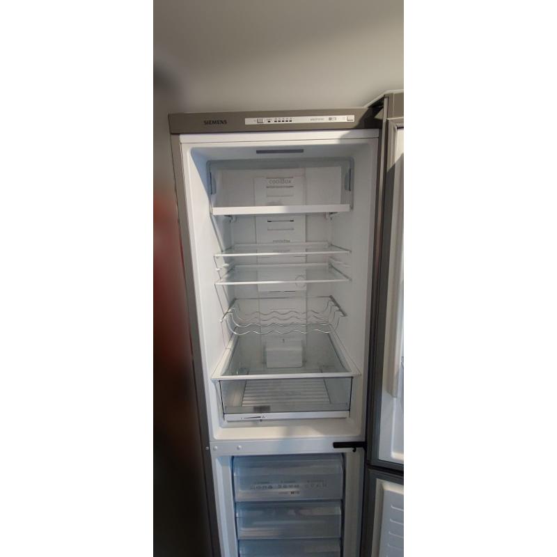 Siemens - combi koelkast   diepvriezer(no frost) - A plus plus   -inox