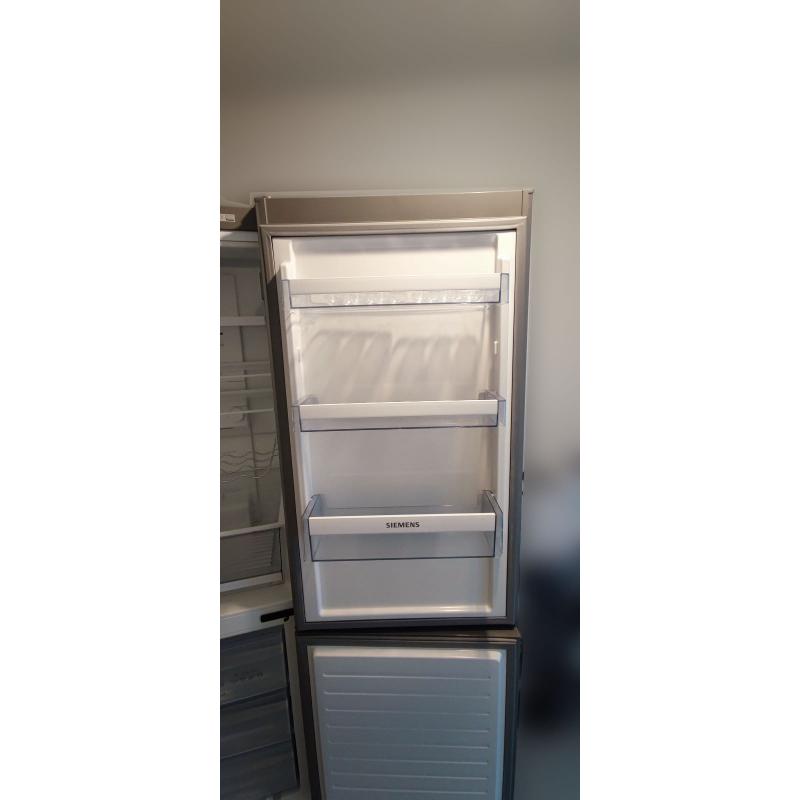 Siemens - combi koelkast   diepvriezer(no frost) - A plus plus   -inox