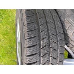 Set Winterbanden met velgen  215/65 R 16 Cford Transit Custum bwj 2019