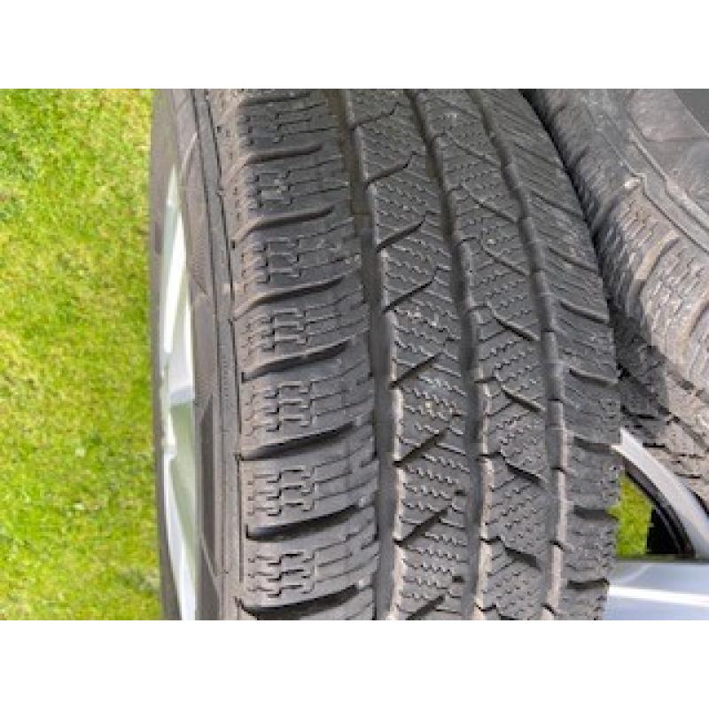 Set Winterbanden met velgen  215/65 R 16 Cford Transit Custum bwj 2019