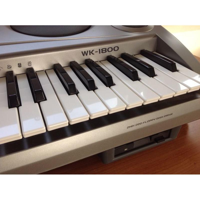 Casio WK-1800 - Digitale Piano met 76 aanslaggevoelige toetsen, 232 sounds, 130 ritmes, Synthesizer functie en MIDI