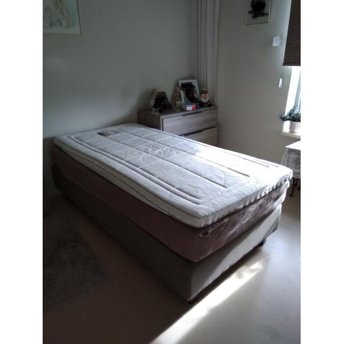 Boxspring MET toebehoren