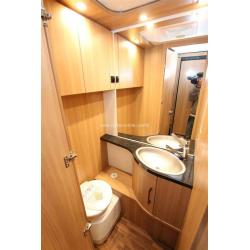 te koop caravan LMC style 490 k en voortent Vercovan