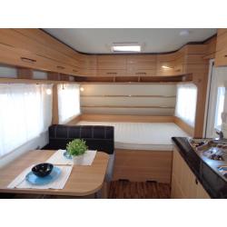 te koop caravan LMC style 490 k en voortent Vercovan