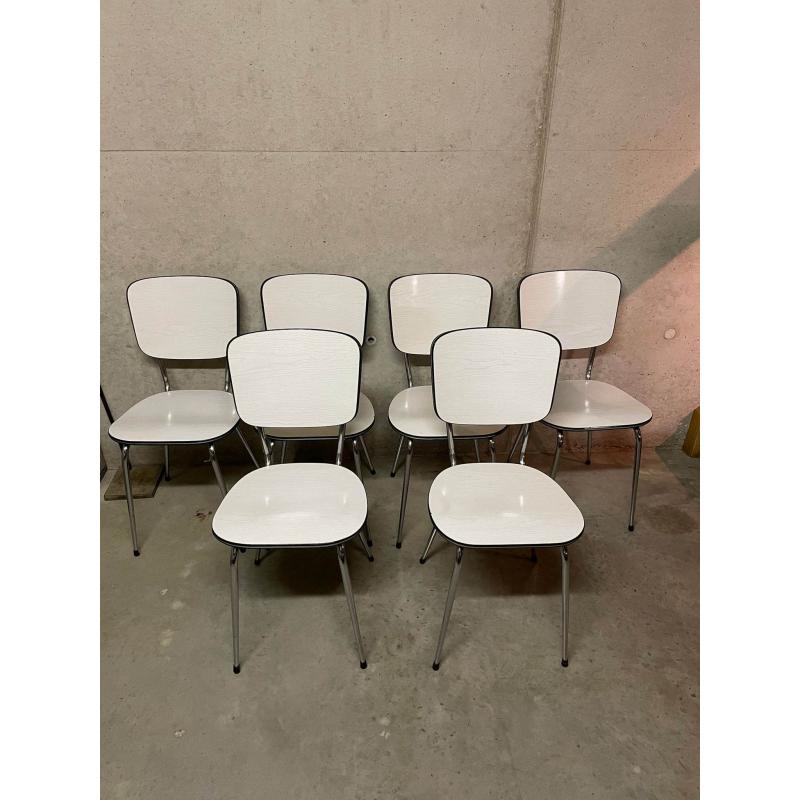 Seventies formica tafel uitschuifbaar en 6 stoelen