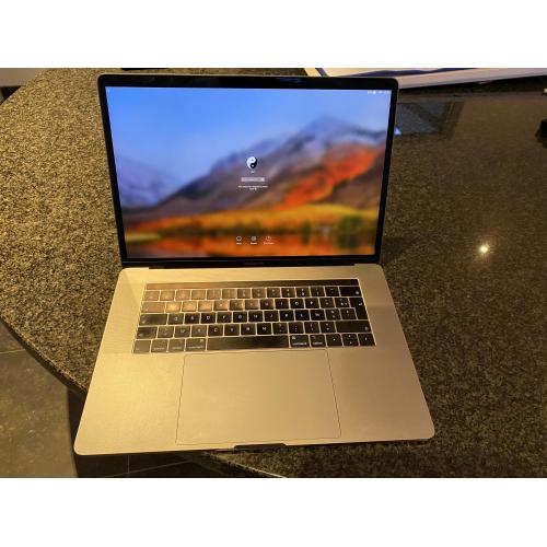 macbook pro 15 inch 2018