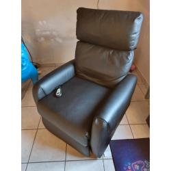 Electrische relax fauteuil in nieuwstaat
