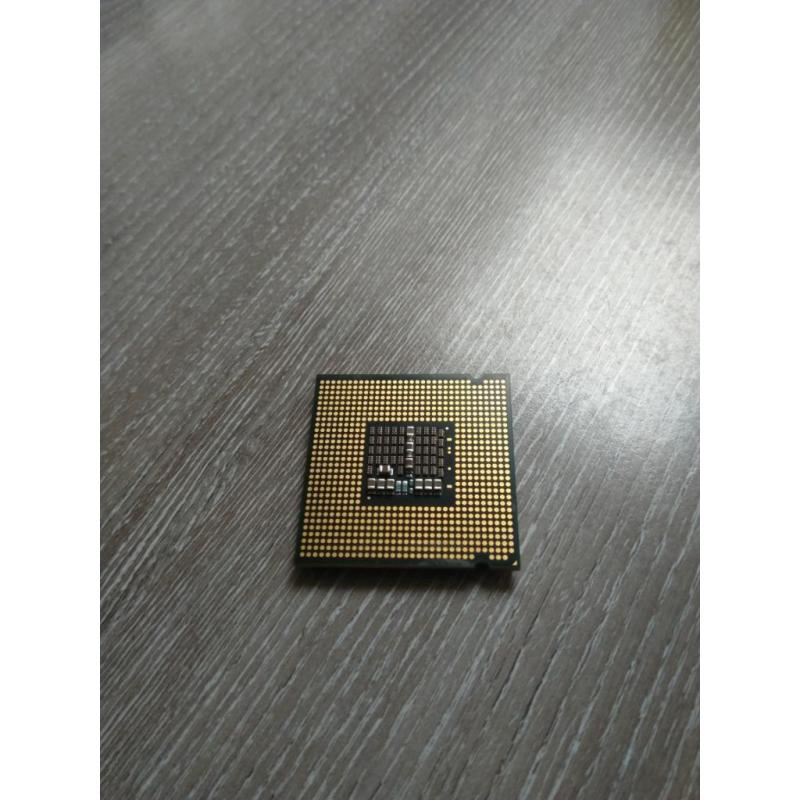 Processeur Intel Core 2 Quad 2,4ghz