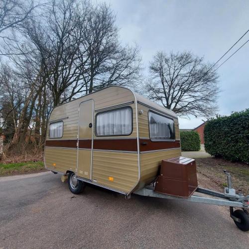 Unieke Oldtimer caravan avento nieuw staat mtm 750kg