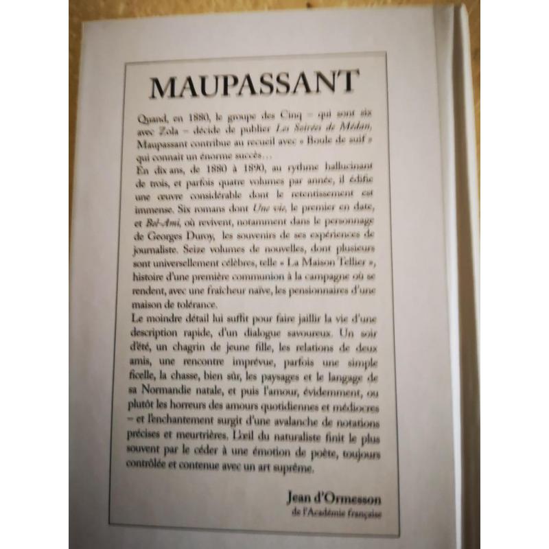 Volume de 4 romans de Maupassant.