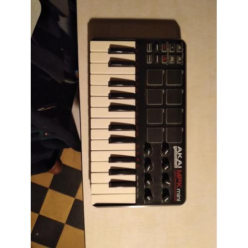 AKAI MPK Mini