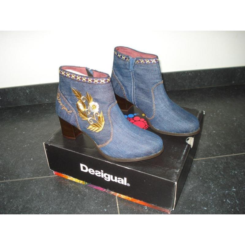 schoen desigual. Maat 37. Nooit gedragen.