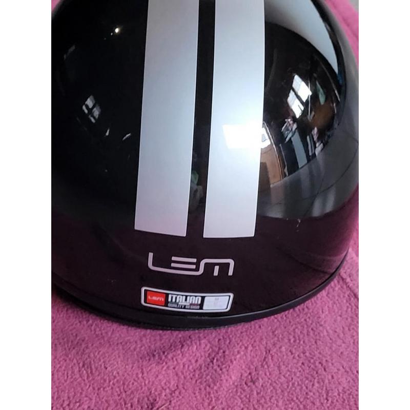 Helm goede staat  Lem