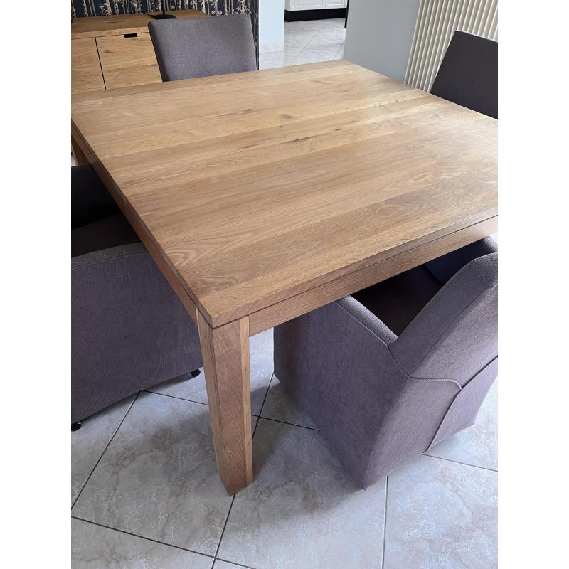 eikenhouten dressoir; merk Ethnicraft; met bijhorende eetkamertafel