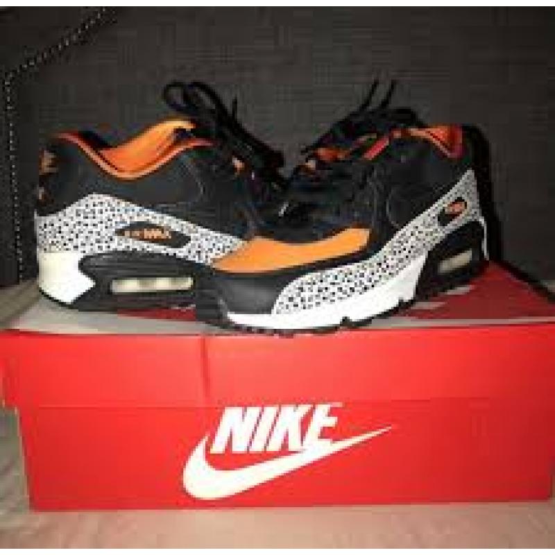 Nike air max 90 maat 35 t/m 46 verschillende kleuren  €40  made in China