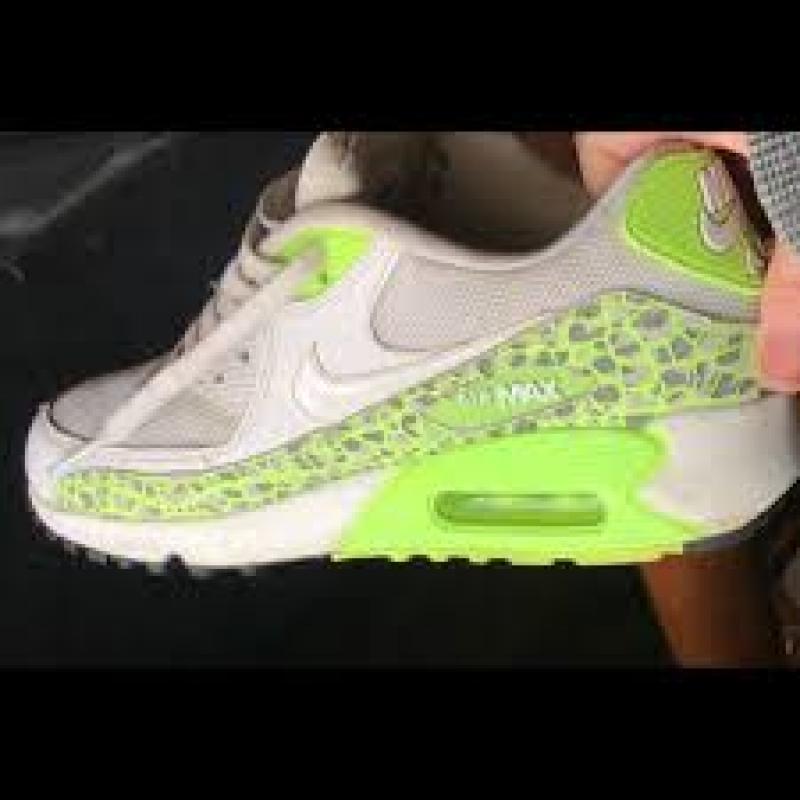 Nike air max 90 maat 35 t/m 46 verschillende kleuren  €40  made in China